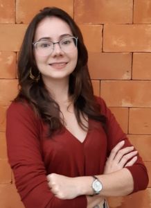foto da pesquisadora camila amaro de souza